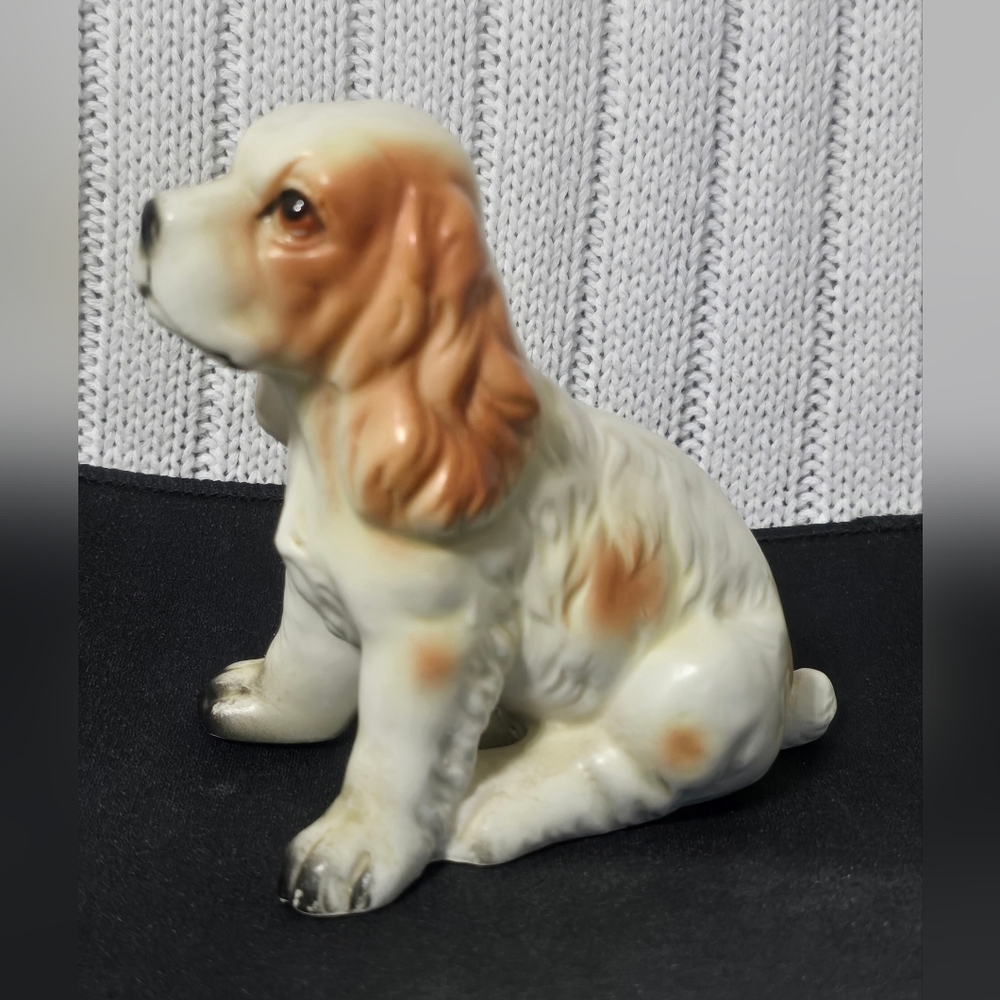 Norleans Cocker Spaniel Dog Sitting Ceramic Dog Figurine - Cream & Brown